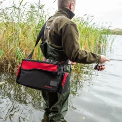 Ultimate Predator Shoulderbag + Tacklebox 23 Ultimate Predator Shoulderbag + Tacklebox -Goedkope Vissen Paradijs Winkel 0a875fd1b611a5aa