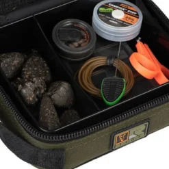 Fox R- Series Rigid Lead & Bits Bag -Goedkope Vissen Paradijs Winkel 7d07d9ee1eaa9ca3